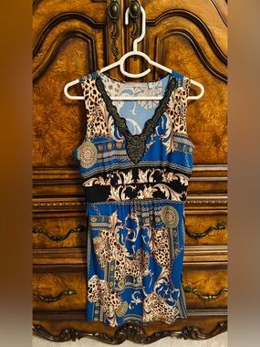 NY Collection Blue and Cream Floral Top